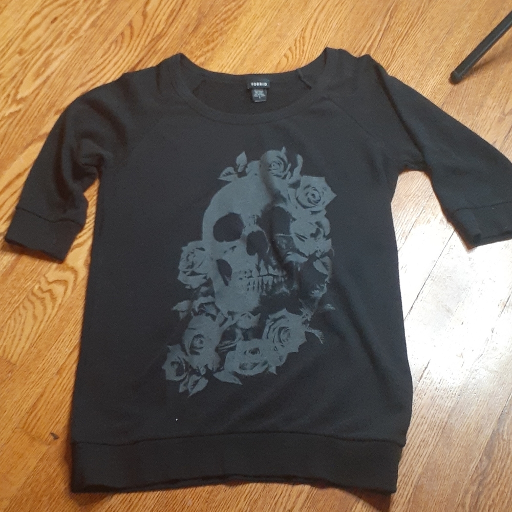TORRID black skull 3/4 sleeve sweater